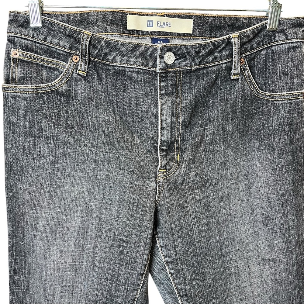 GAP Flare Stretch Jeans - Picture 4 of 9